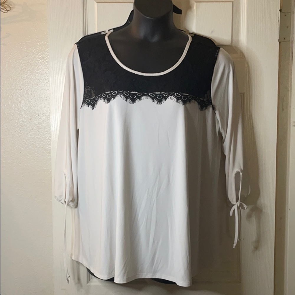 Liz Claiborne black lace neckline top